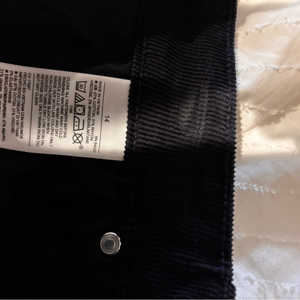 Old Navy black corduroy skirt.  Never been worn but no tags. - Picture 4 of 4